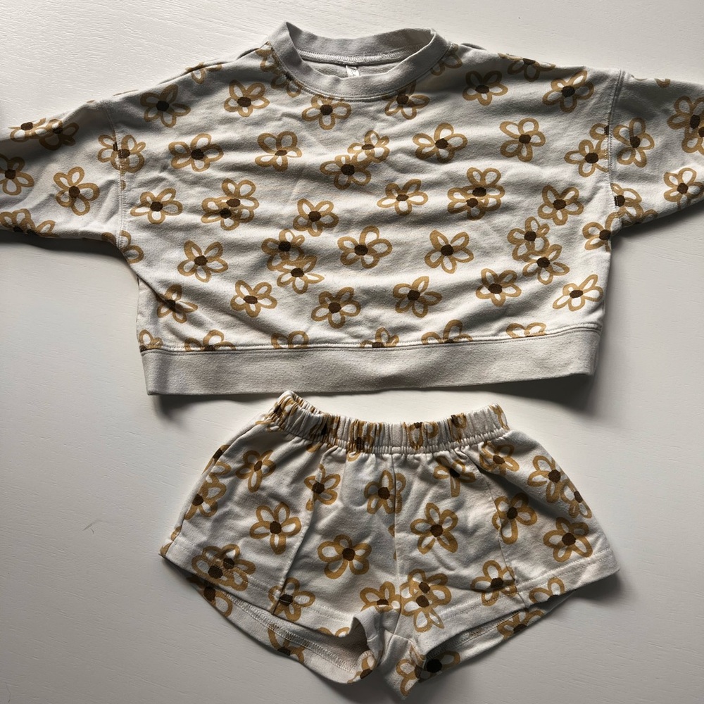 Rylee + Cru Boxy set size 2-3 year old